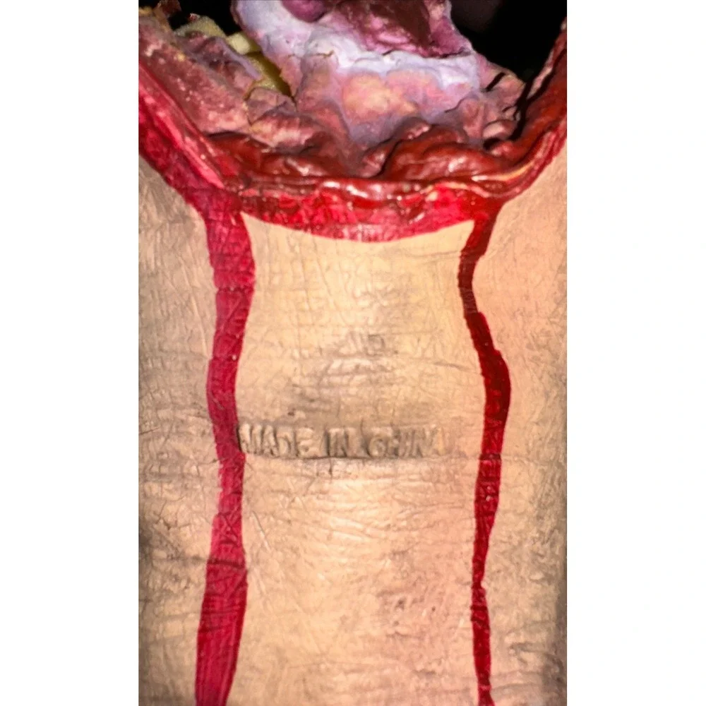 N/A hanging severed
